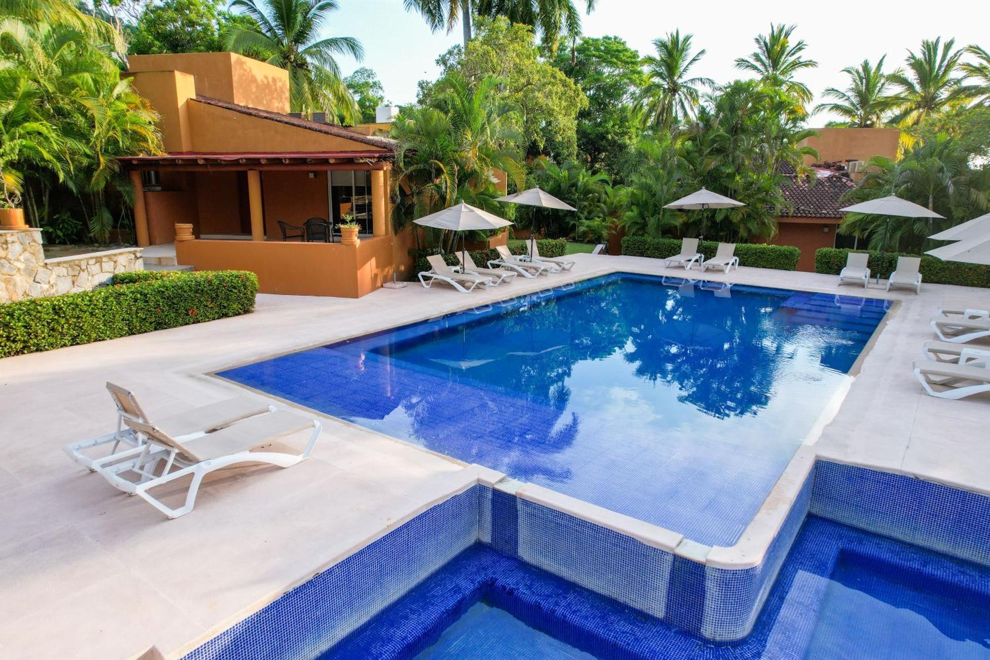 Hotel Ixzi Plus Ixtapa  Zewnętrze zdjęcie