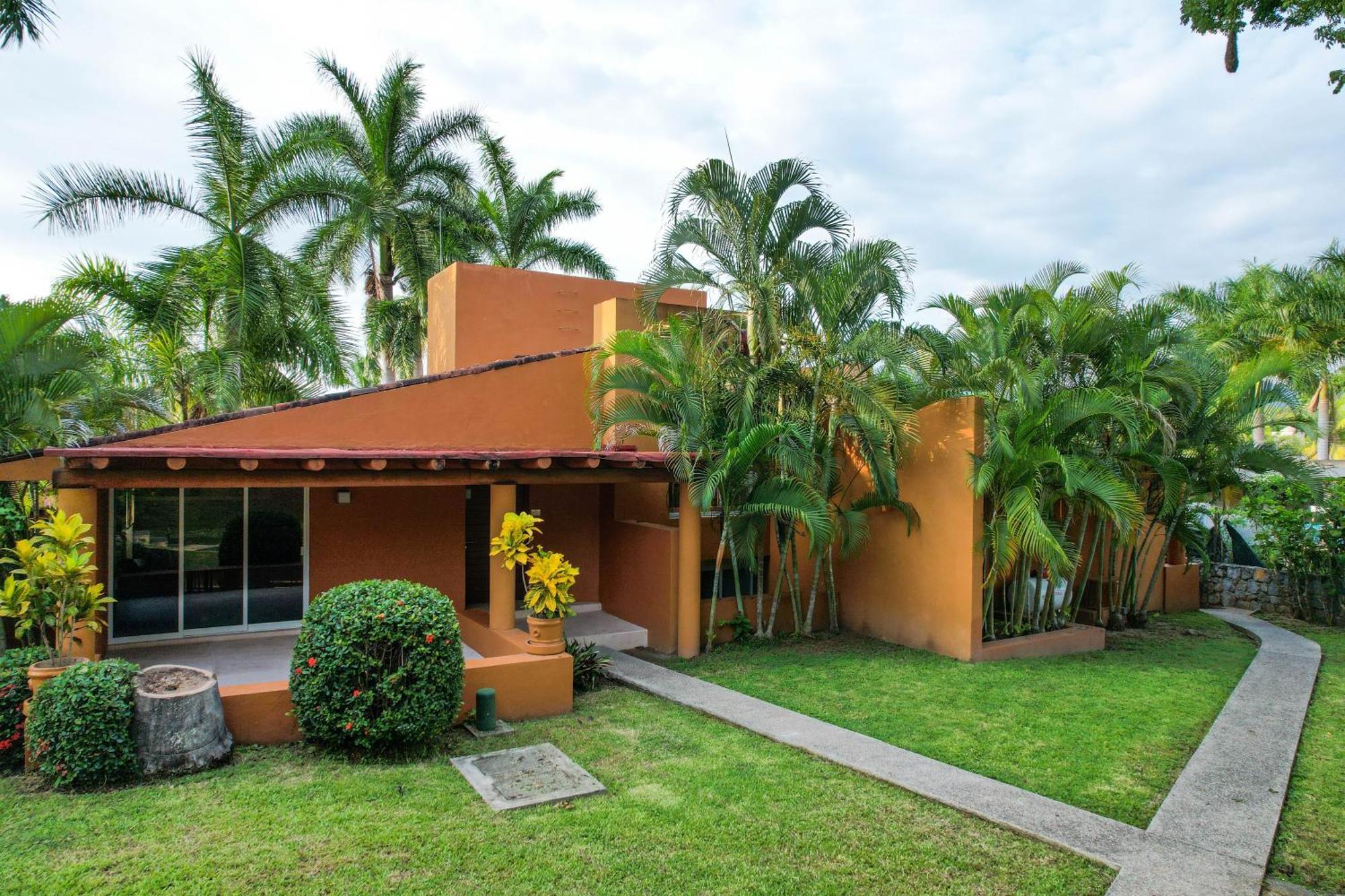 Hotel Ixzi Plus Ixtapa  Zewnętrze zdjęcie